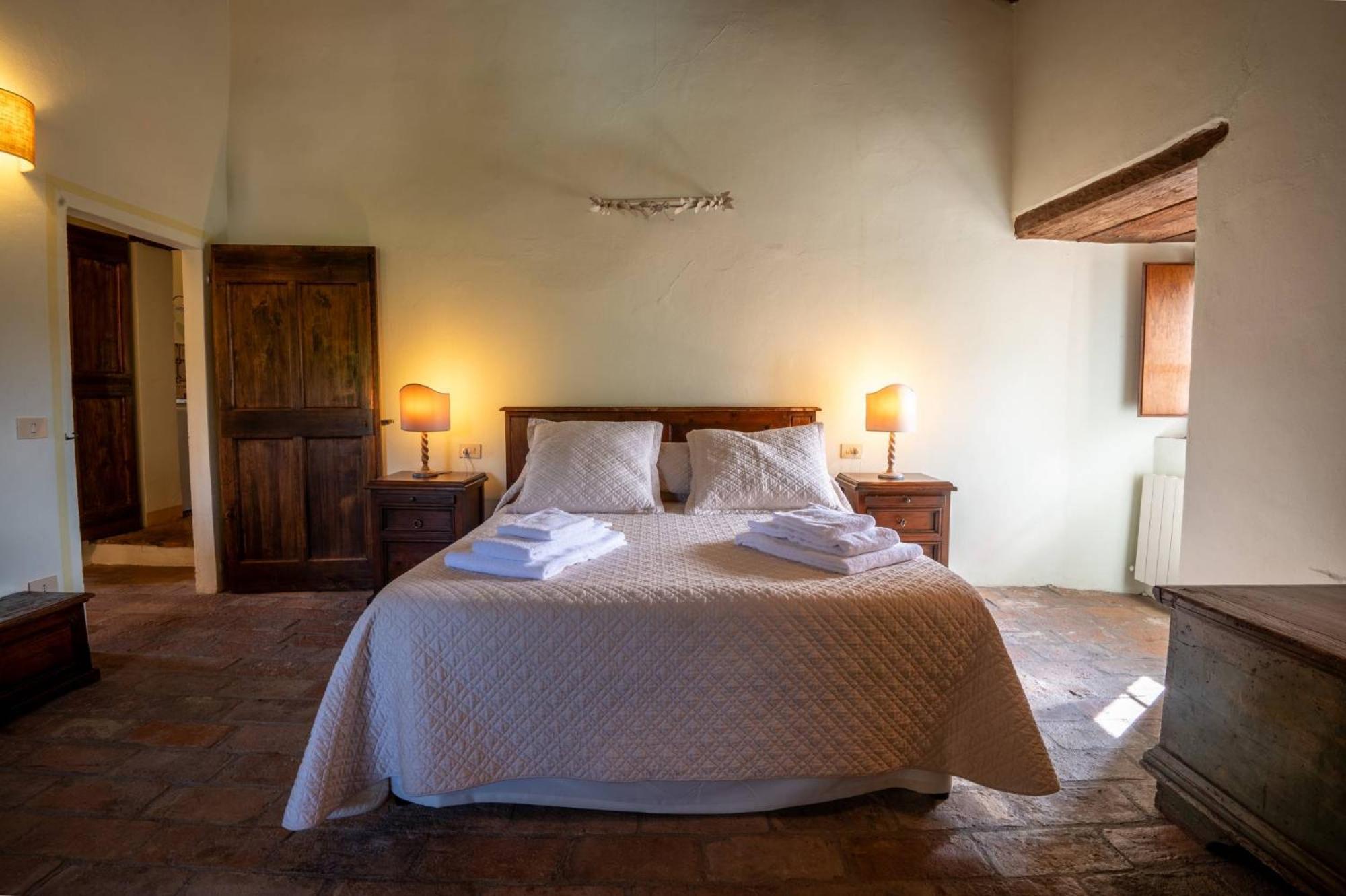 Castello Valenzino Bed and Breakfast Antognola Buitenkant foto