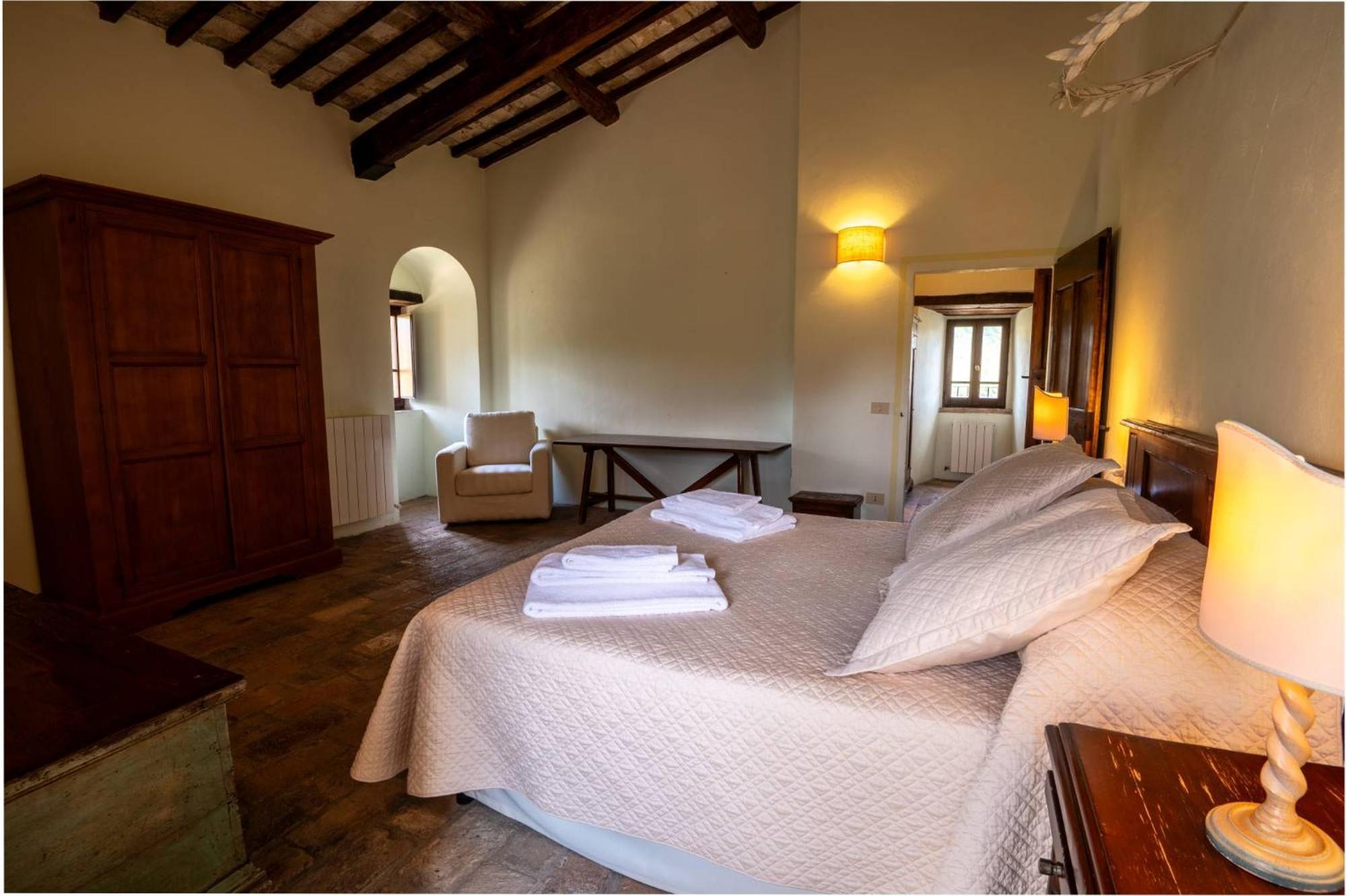 Castello Valenzino Bed and Breakfast Antognola Buitenkant foto