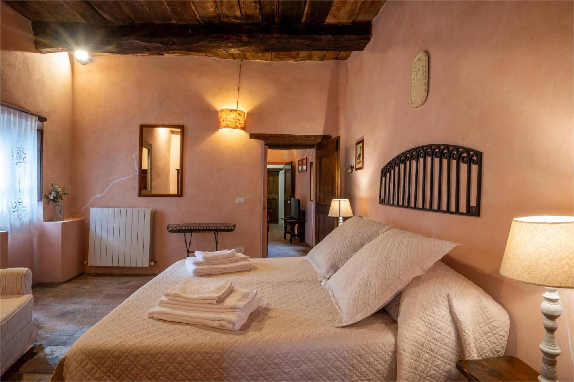 Castello Valenzino Bed and Breakfast Antognola Buitenkant foto