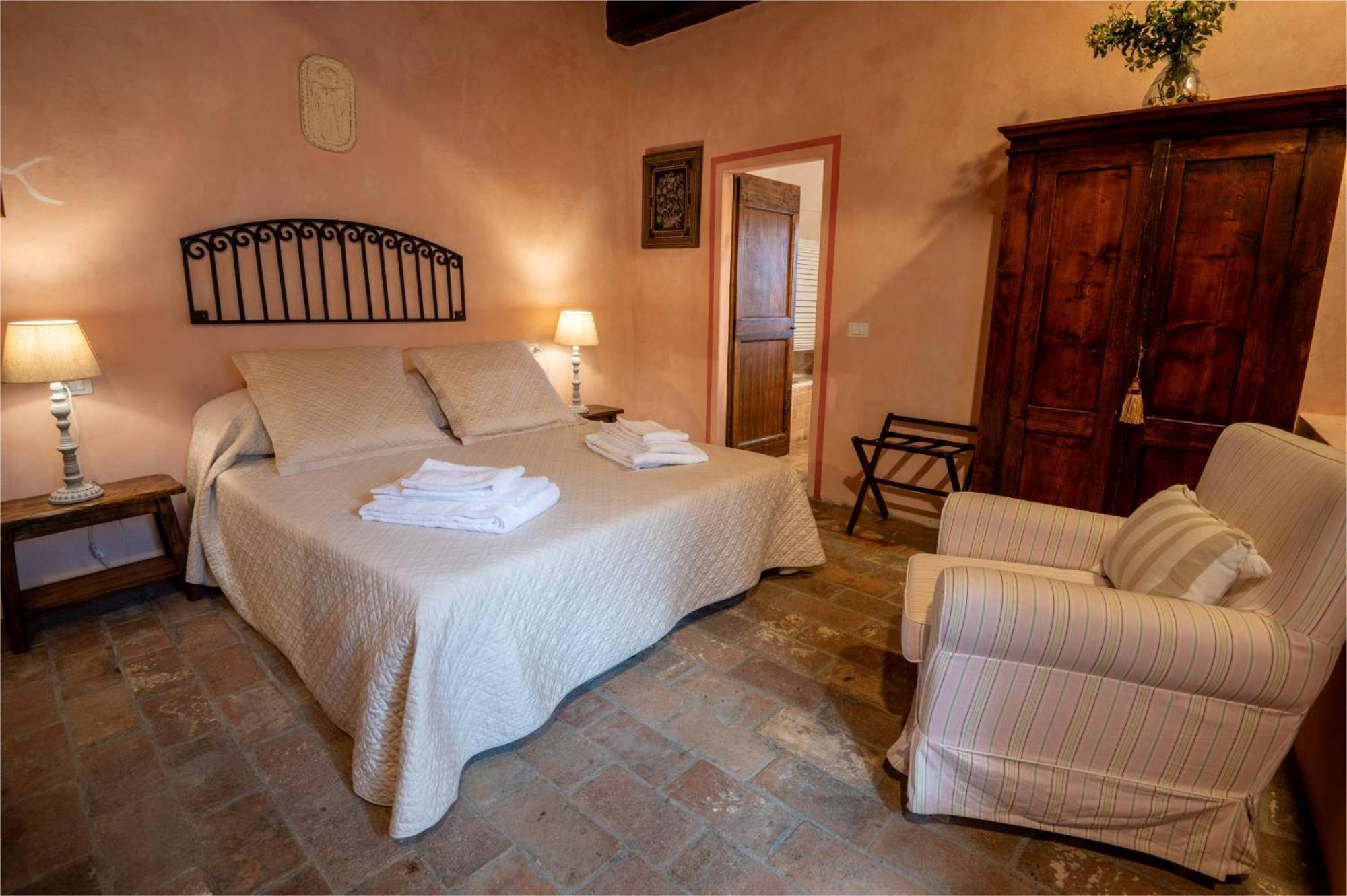 Castello Valenzino Bed and Breakfast Antognola Buitenkant foto