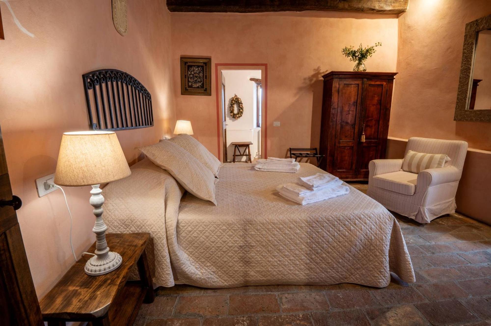Castello Valenzino Bed and Breakfast Antognola Buitenkant foto
