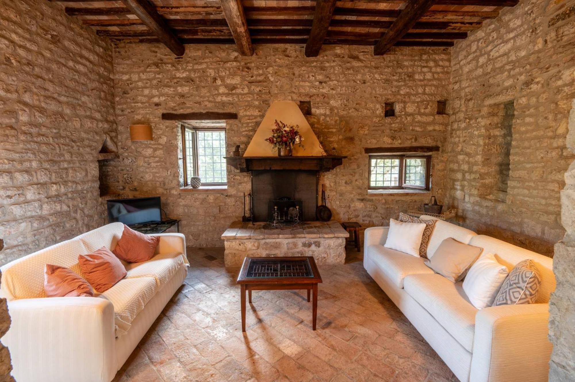 Castello Valenzino Bed and Breakfast Antognola Buitenkant foto