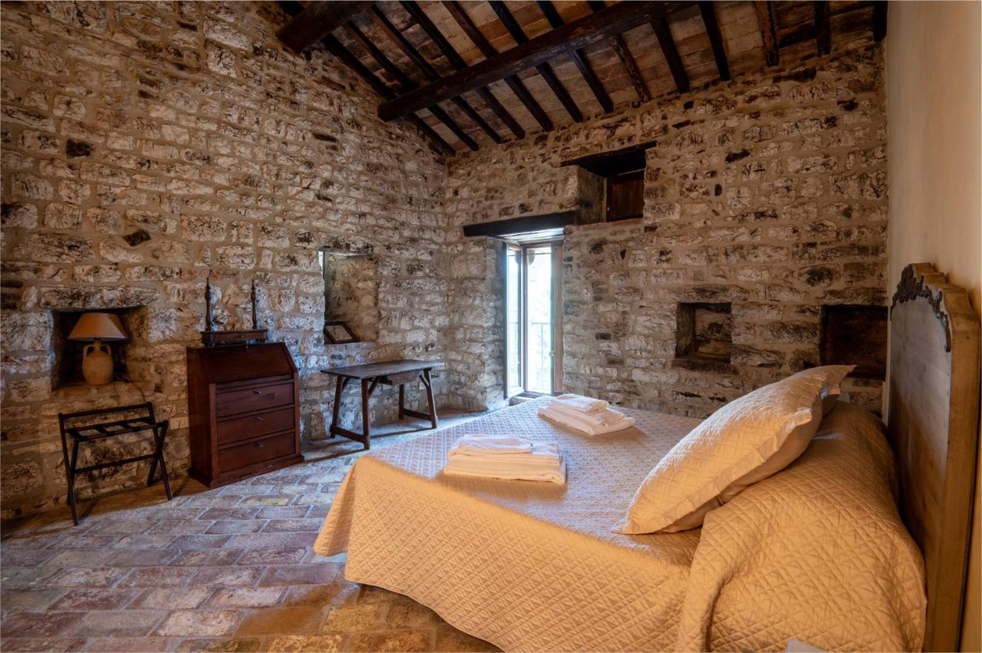 Castello Valenzino Bed and Breakfast Antognola Buitenkant foto